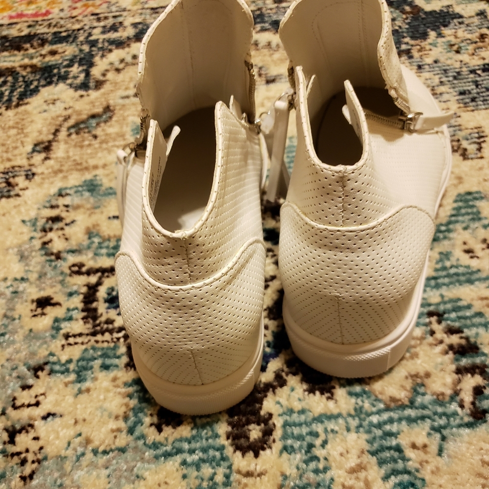 Steve Madden Sneaker - Picture 3 of 8